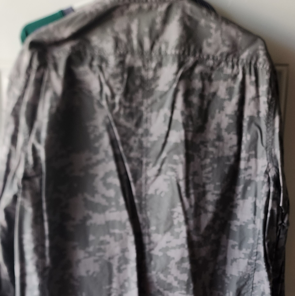 Mens button down - Picture 3 of 3
